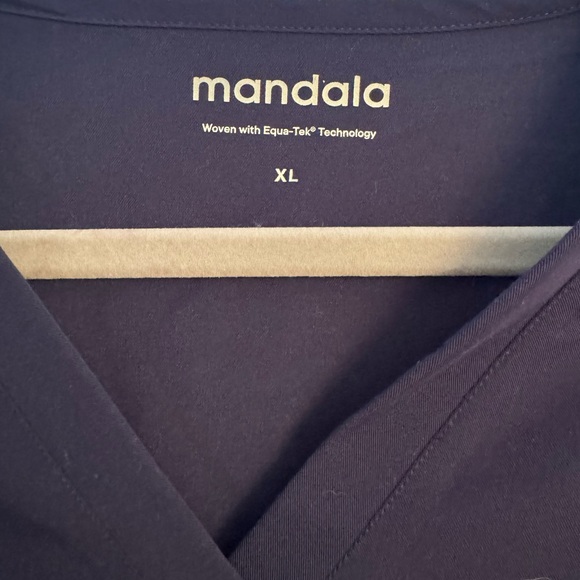 Mandala One Pocket Scrub Top - Navy (XL) - Picture 3 of 3